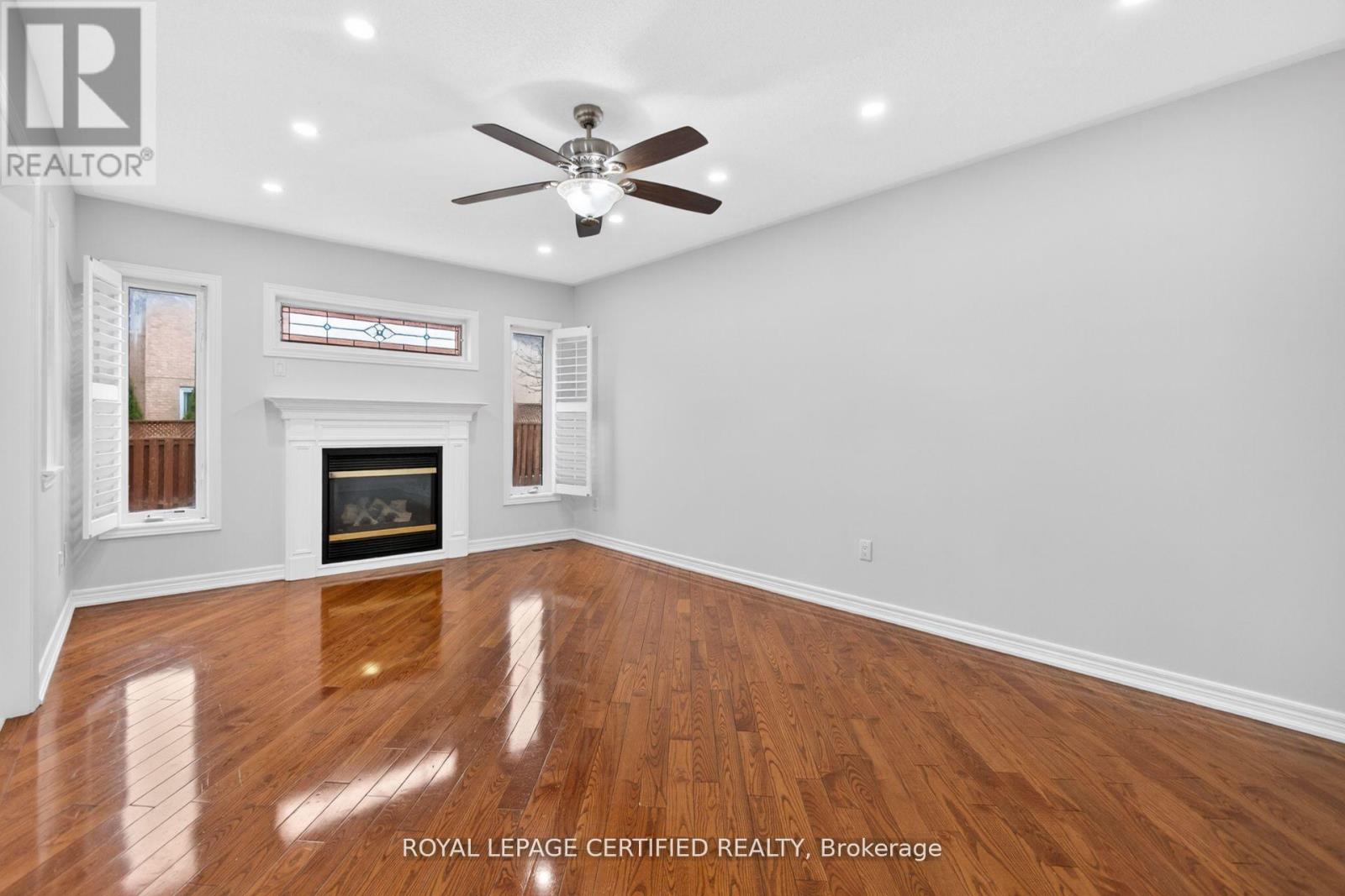 643 GARDEN WALK - 17