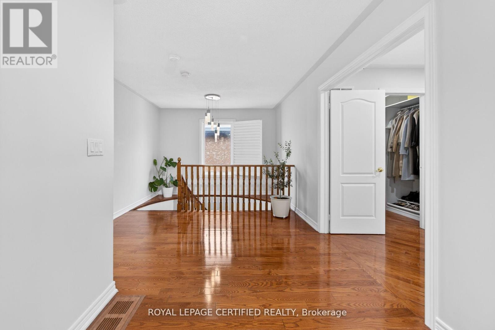 643 GARDEN WALK - 20
