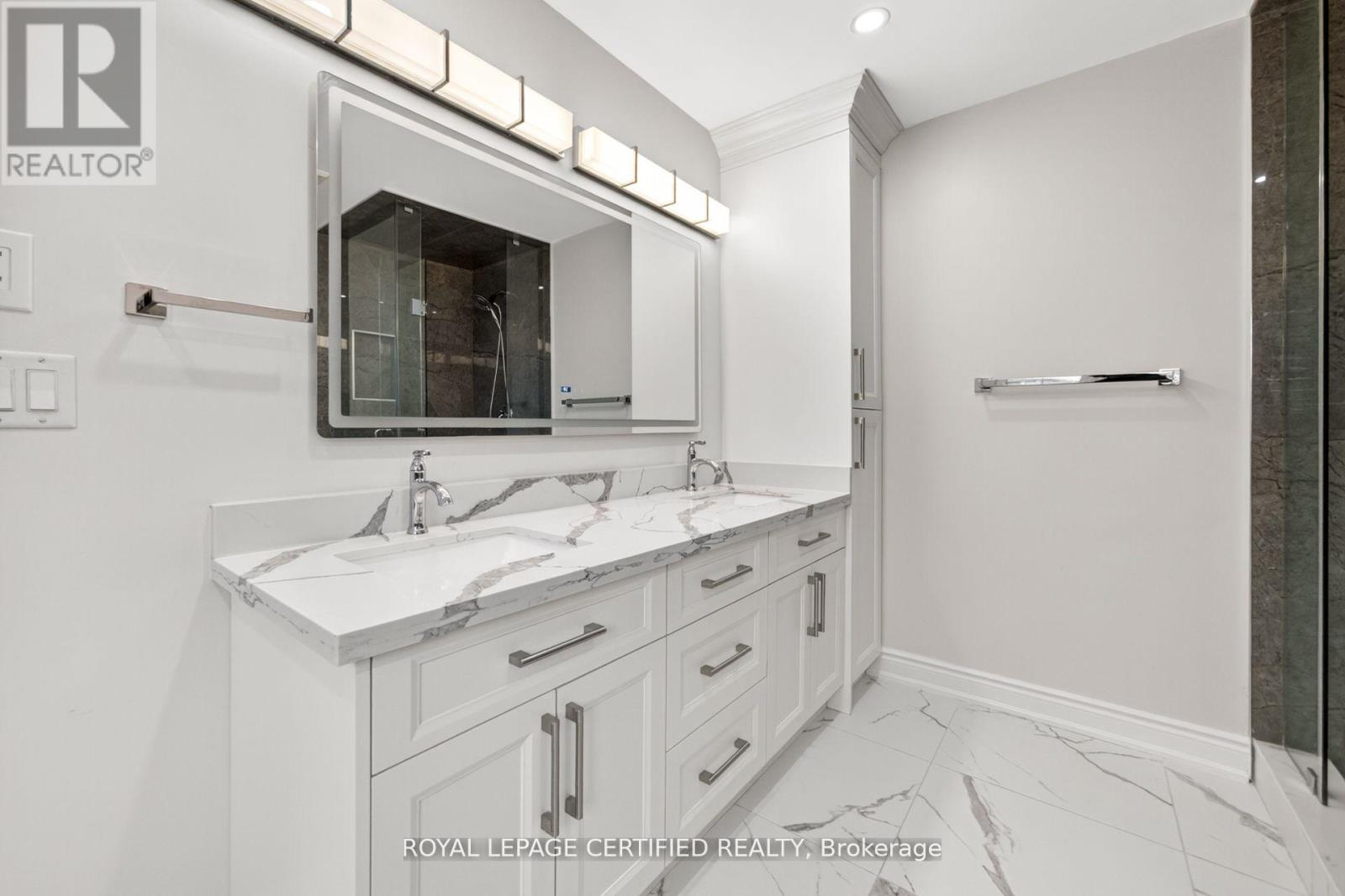 643 GARDEN WALK - 29