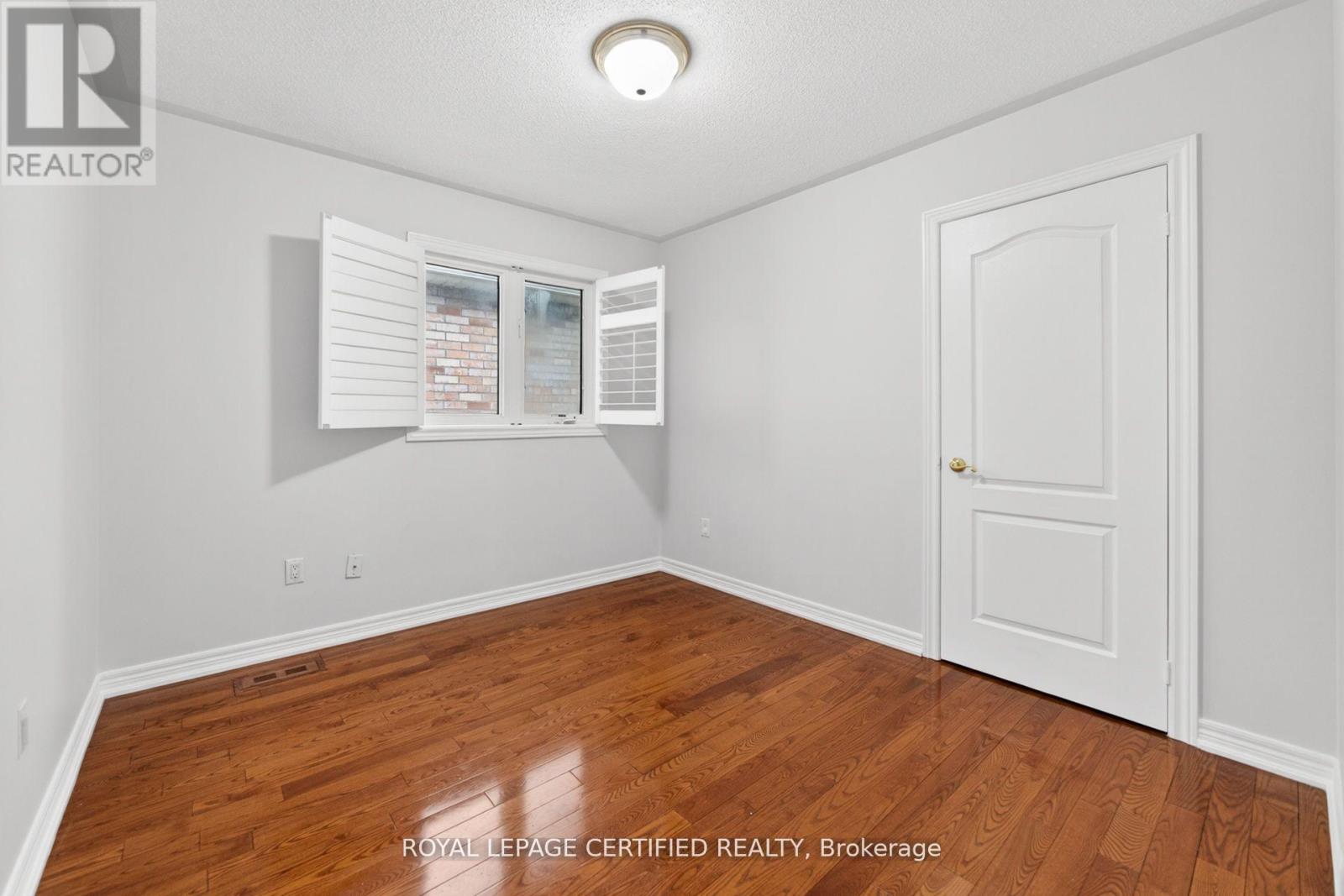 643 GARDEN WALK - 32