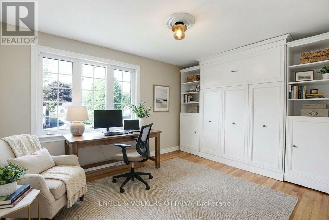 23 BISCAYNE CRESCENT - 24