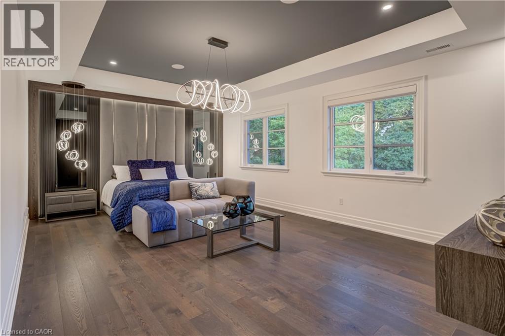 100 SENECA Drive - 21