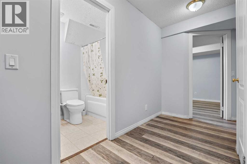 230 Tarawood Close NE - 43