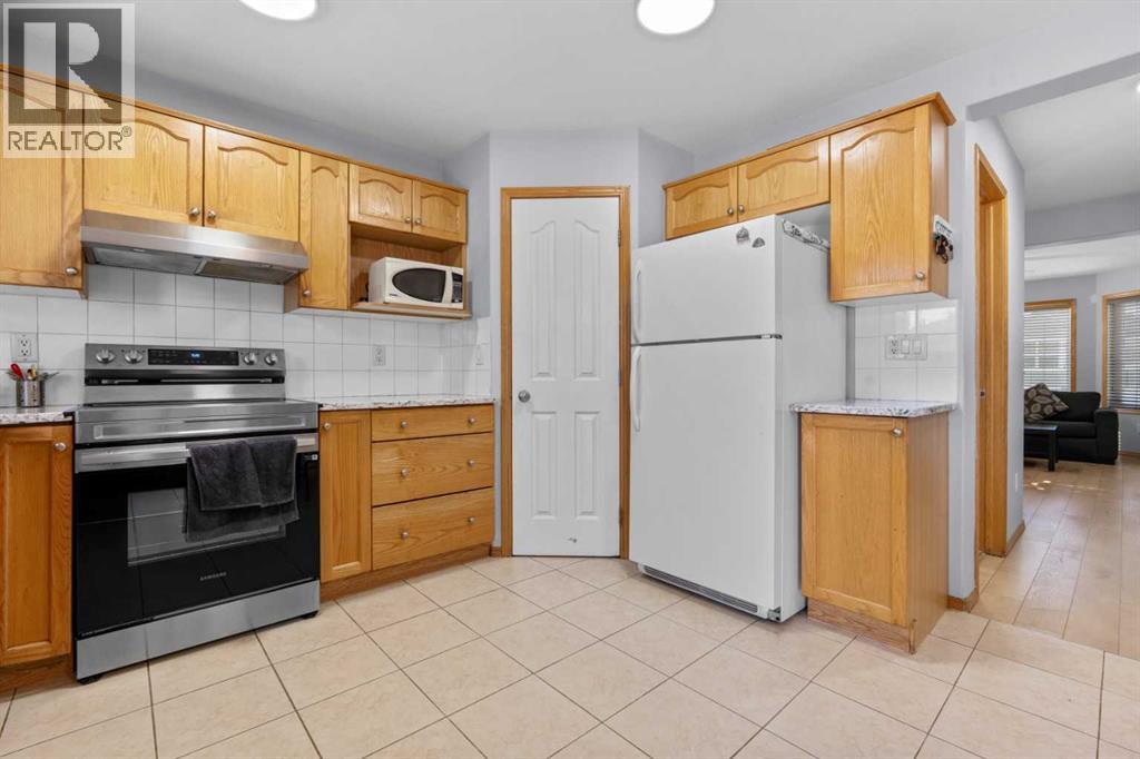 230 Tarawood Close NE - 10