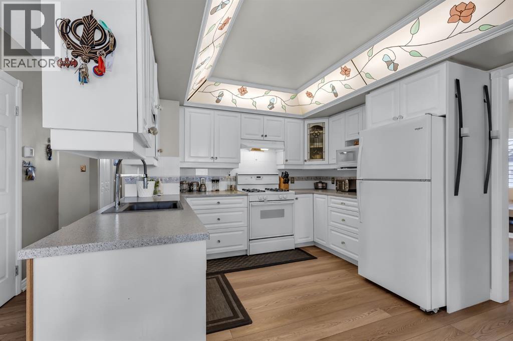 1811 13 Avenue NW - 10