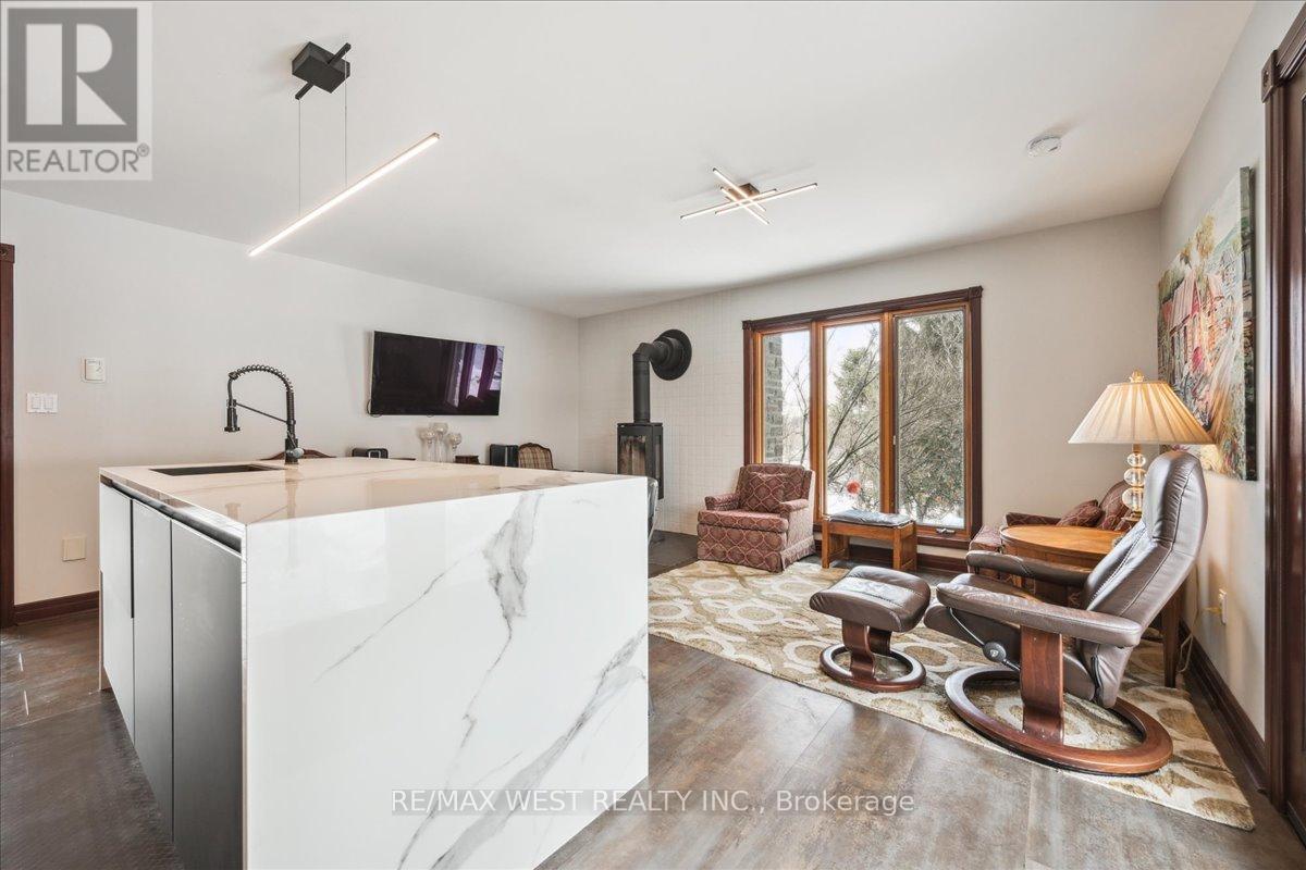 331 MOUNTSBERG ROAD - 7