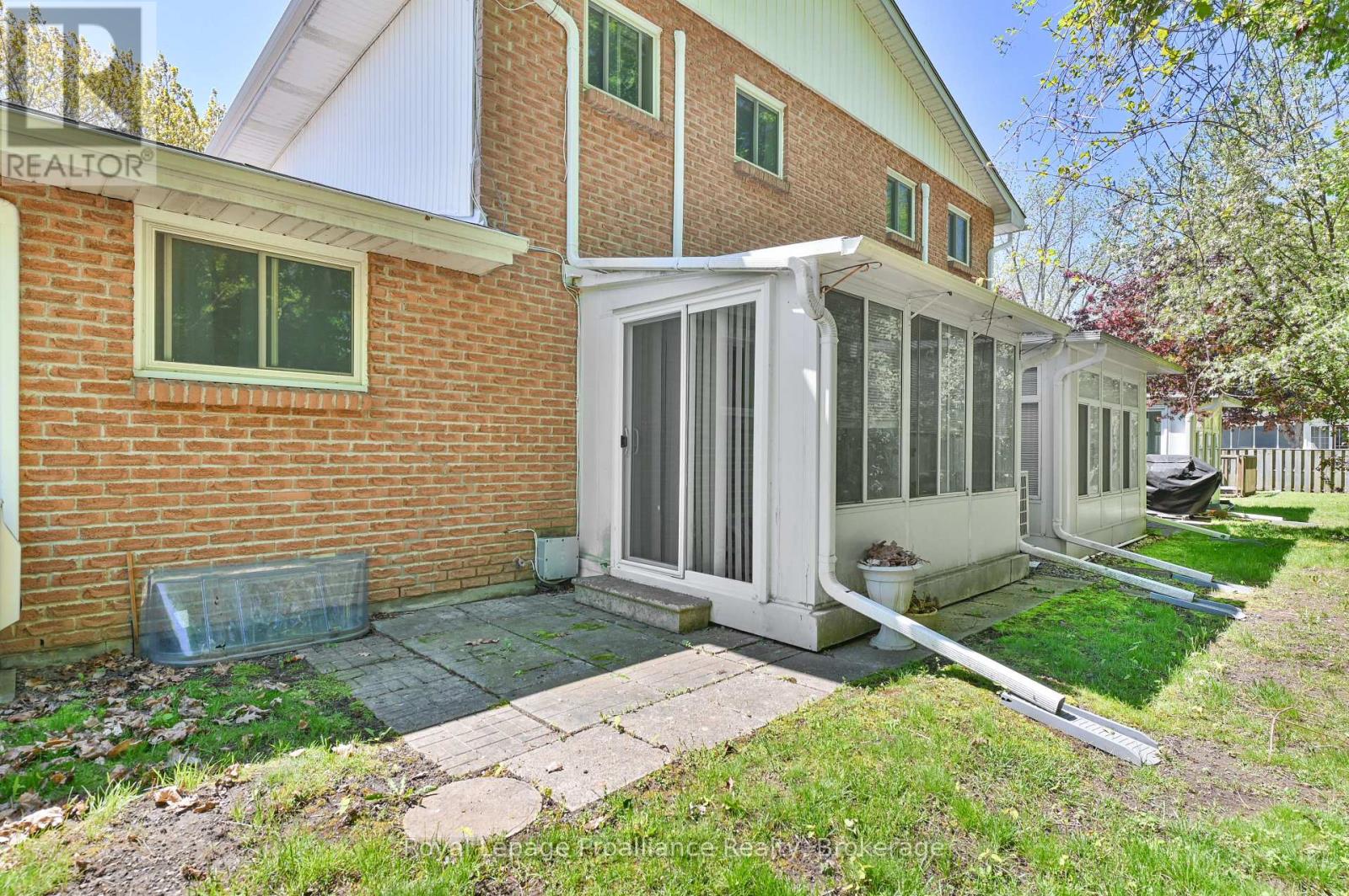 #D 37 YOUNG STREET - 29