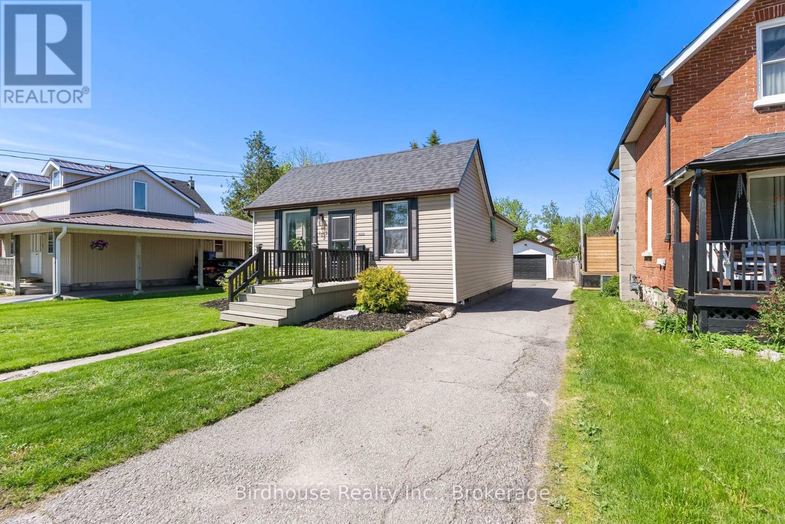 195 WILLIAM STREET N - 2