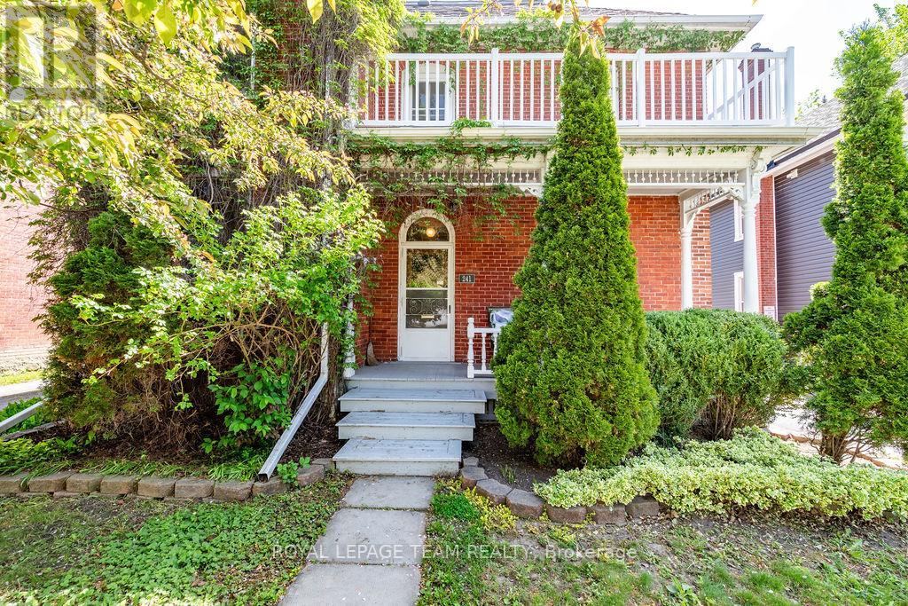 241 JOHN STREET N - 4