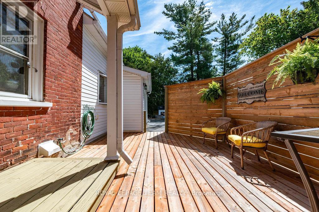 241 JOHN STREET N - 41