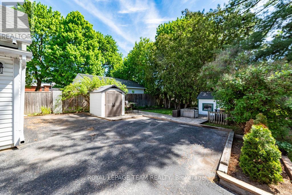 241 JOHN STREET N - 44