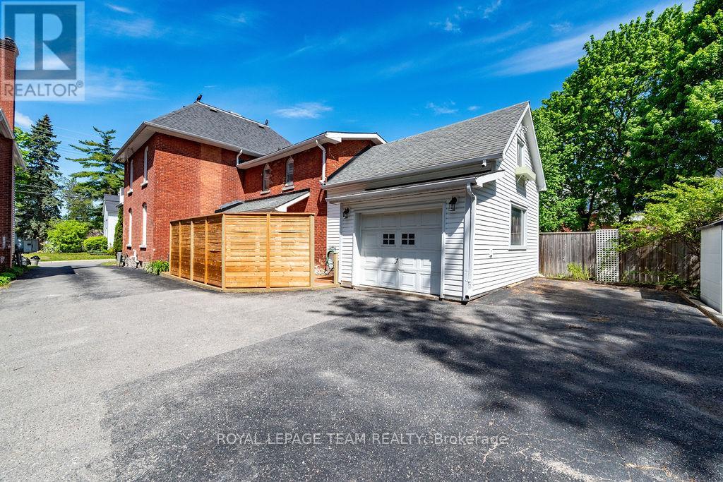 241 JOHN STREET N - 46