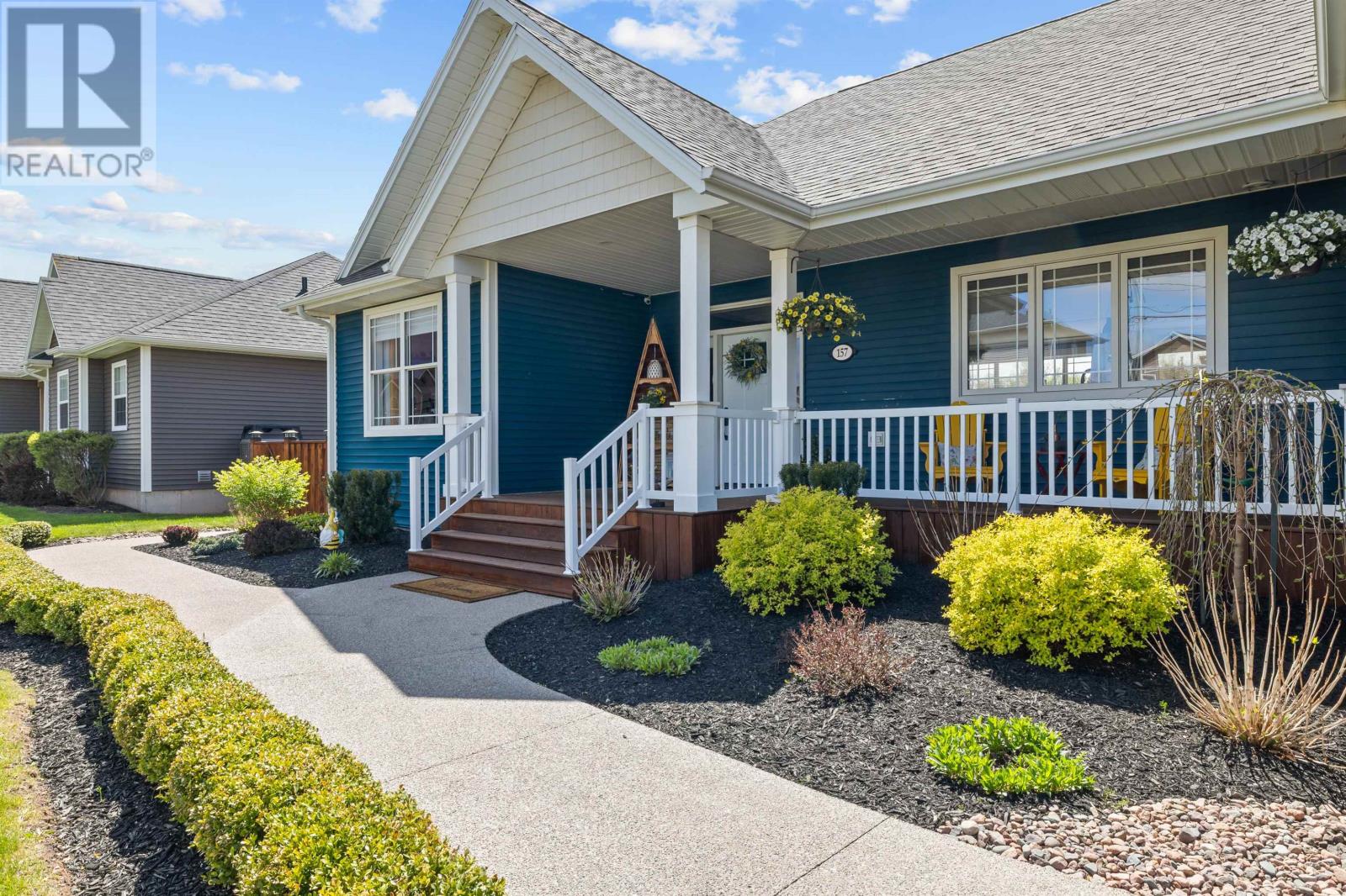 157 Essex Crescent - Image 2