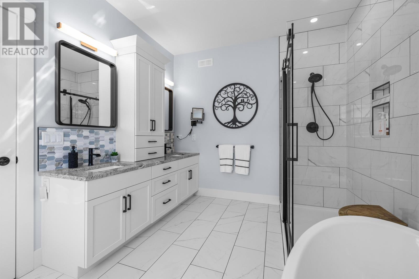 157 Essex Crescent - 21