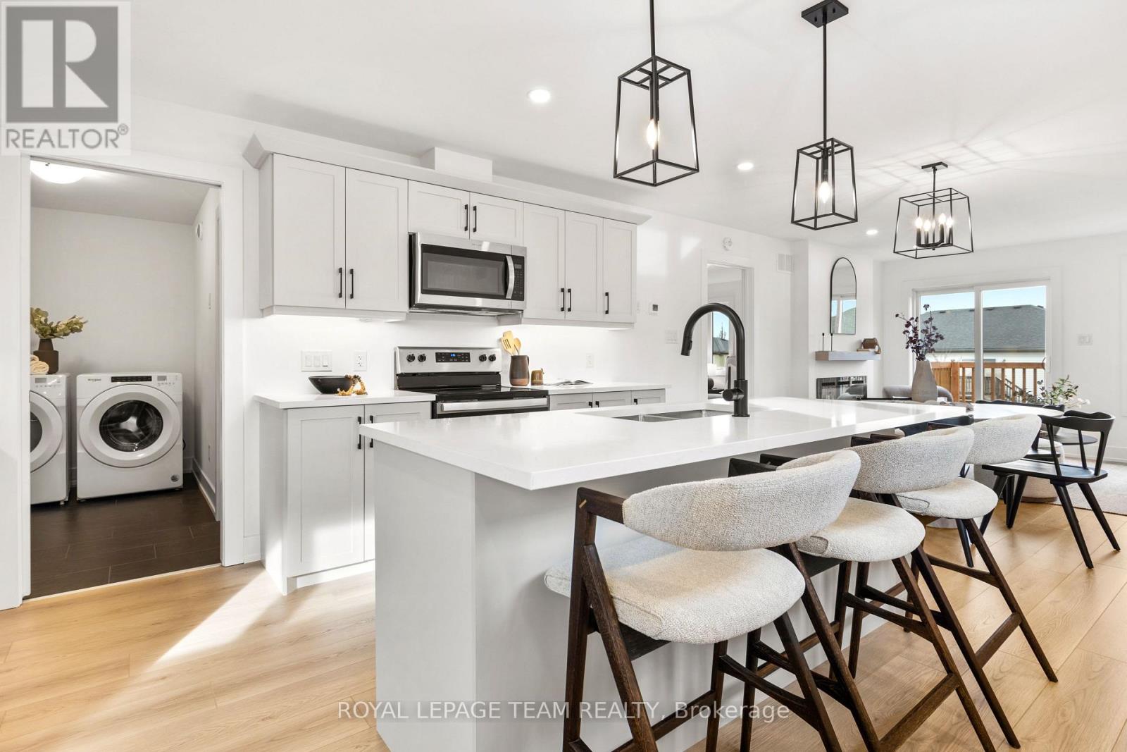 52 WHITCOMB CRESCENT - 11