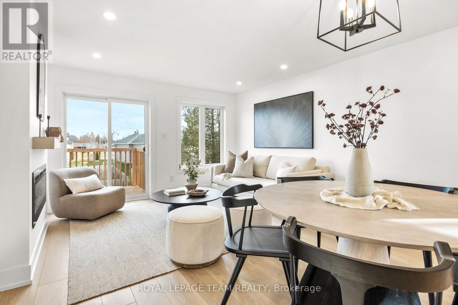 52 WHITCOMB CRESCENT - 16