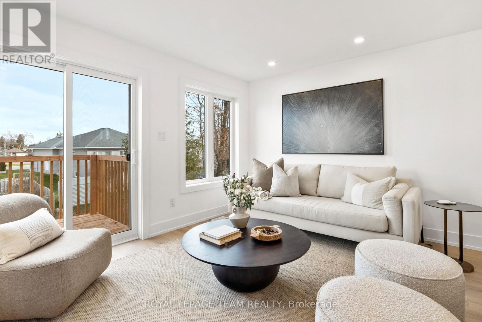 52 WHITCOMB CRESCENT - 17