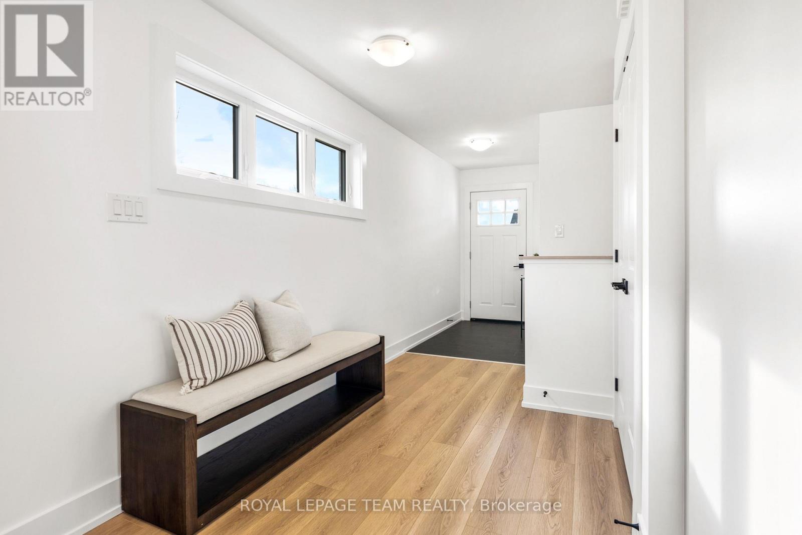 52 WHITCOMB CRESCENT - 7