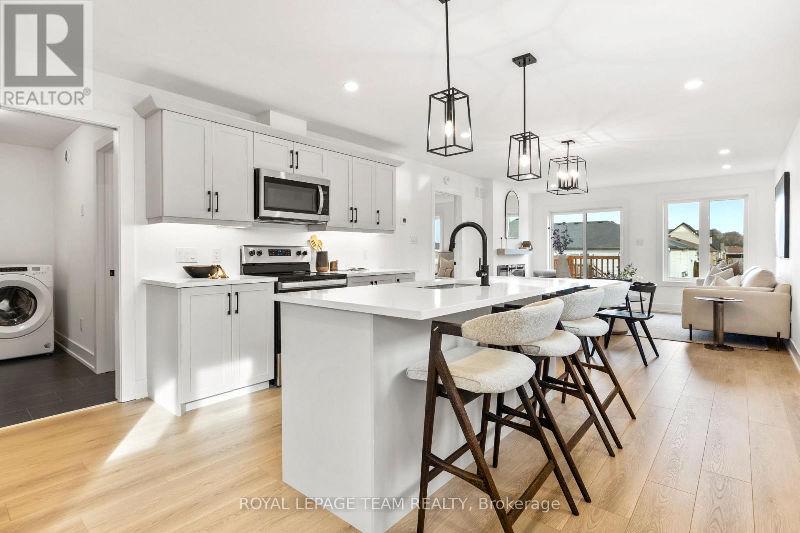 52 WHITCOMB CRESCENT - 9