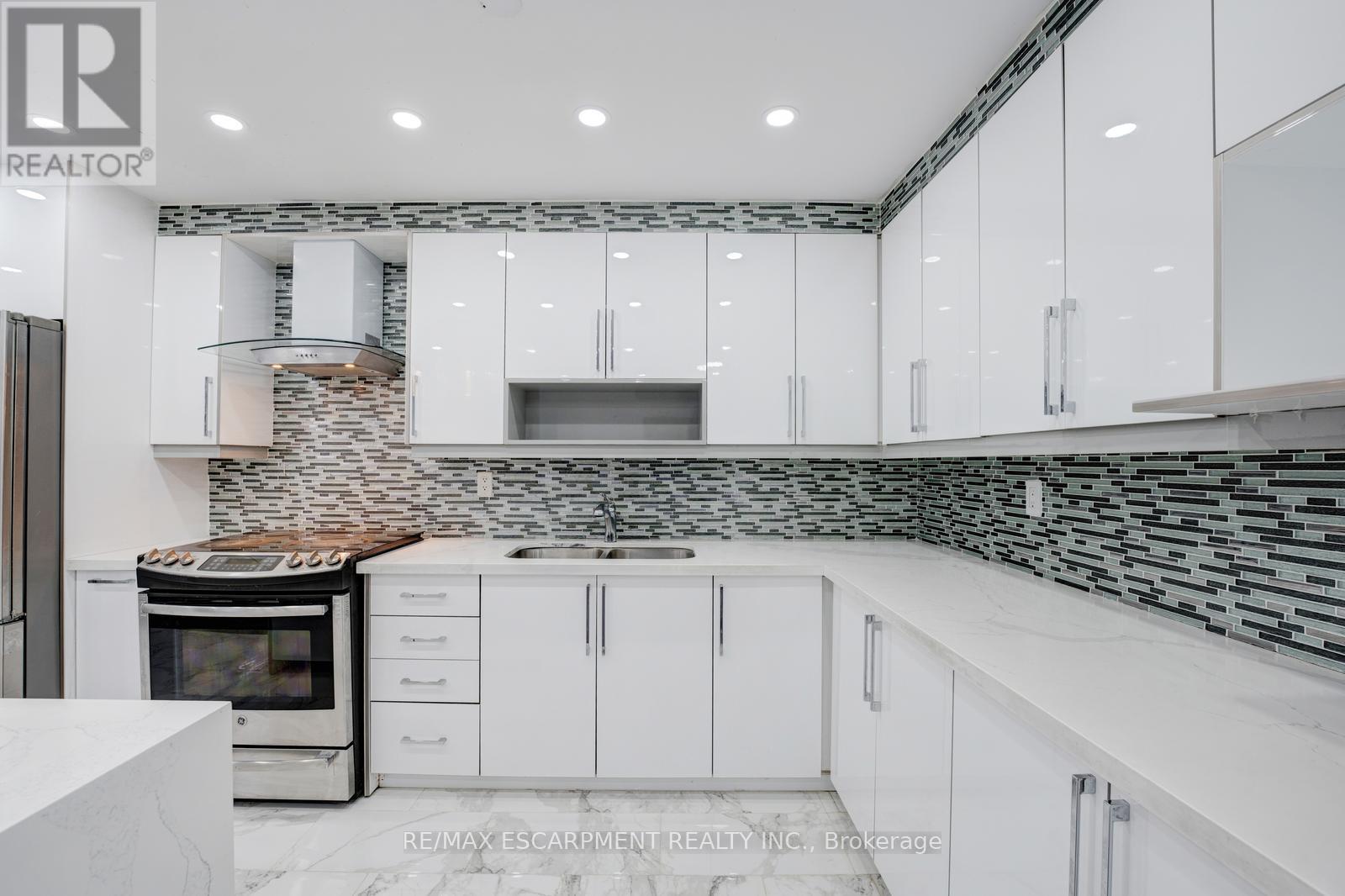 #206 10 EDGECLIFF GOLFWAY - 9