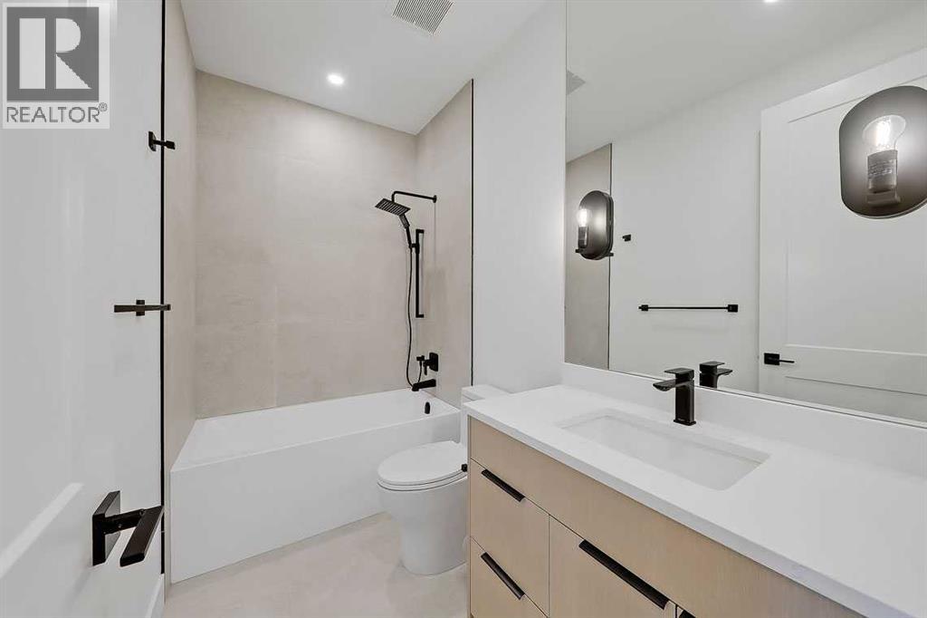 2216 35 Street SW - 38