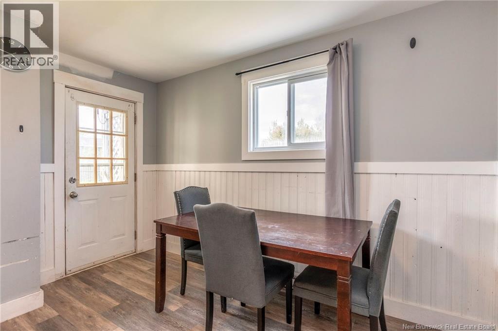 640-642 Michael Crescent - 4