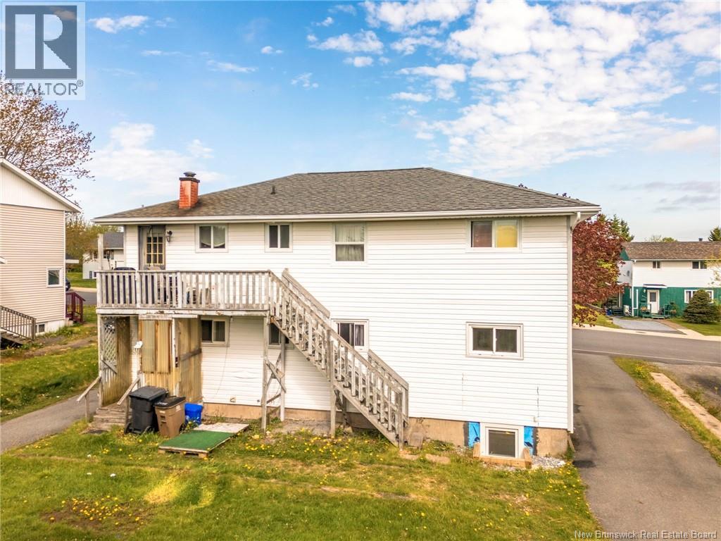 640-642 Michael Crescent - 39