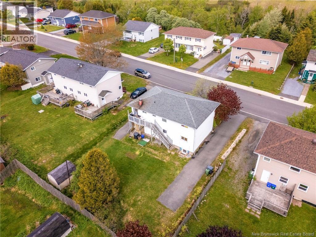 640-642 Michael Crescent - 38