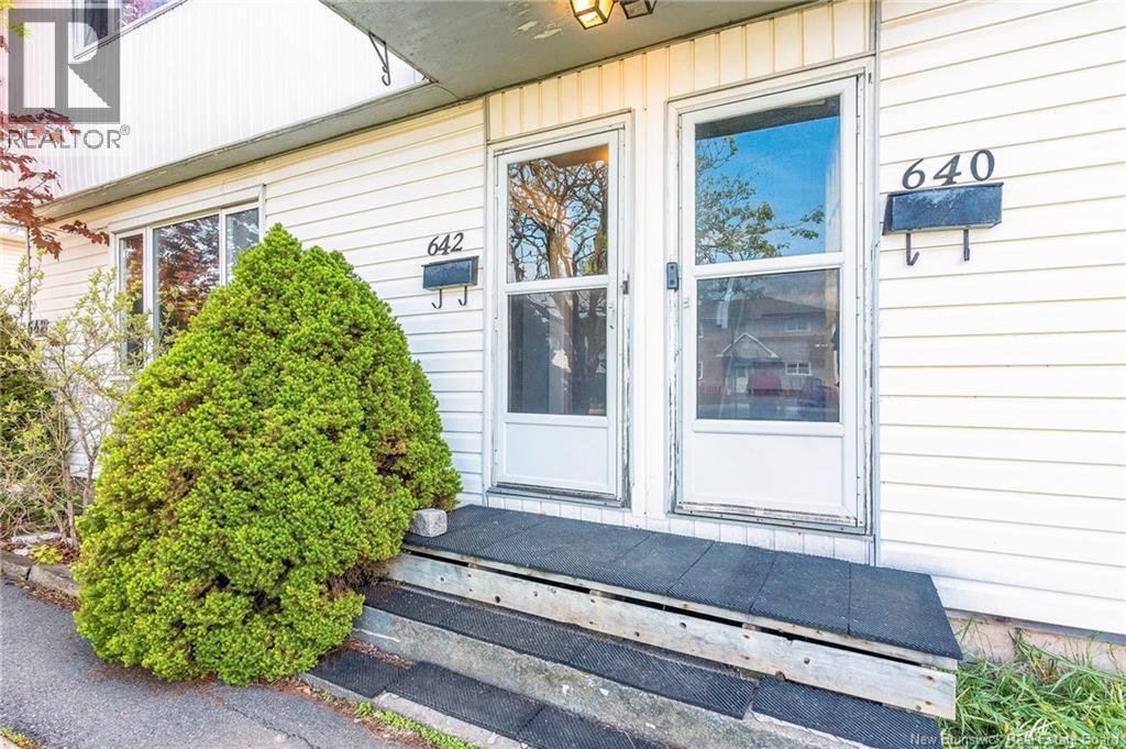 640-642 Michael Crescent - 36
