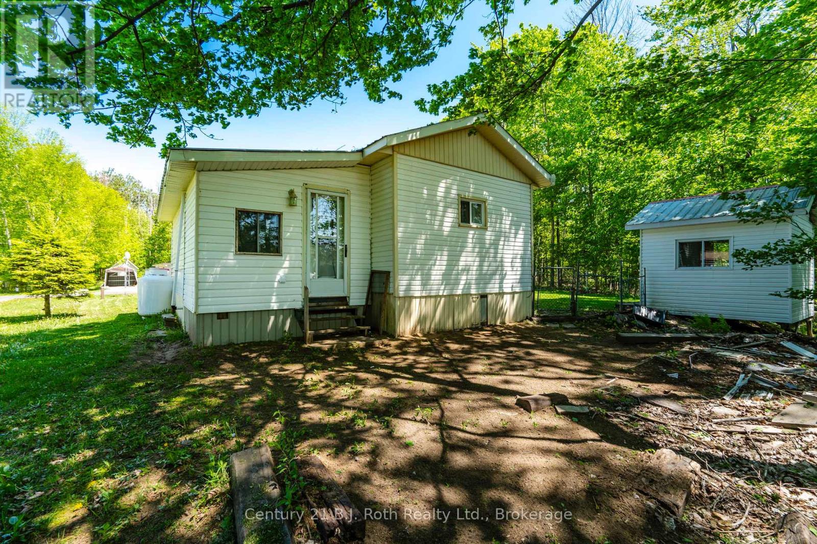 #51 5263 ELLIOTT SIDE ROAD - 46
