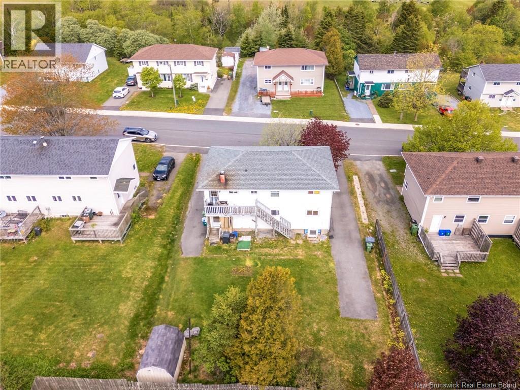640-642 Michael Crescent - 42