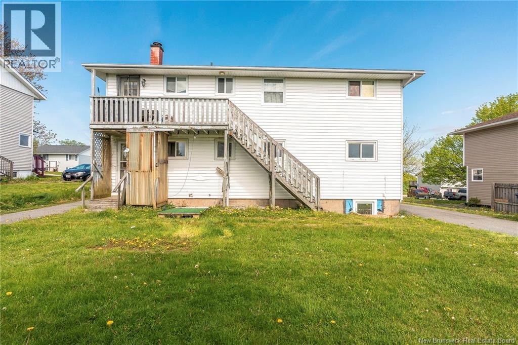640-642 Michael Crescent - 46