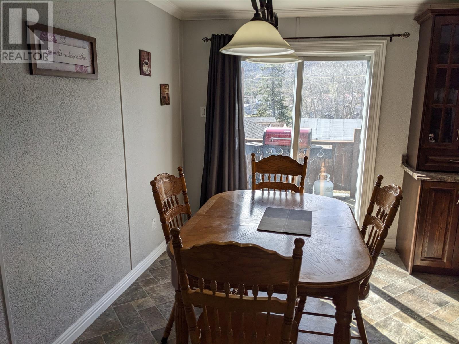 12 Forest Road - 12