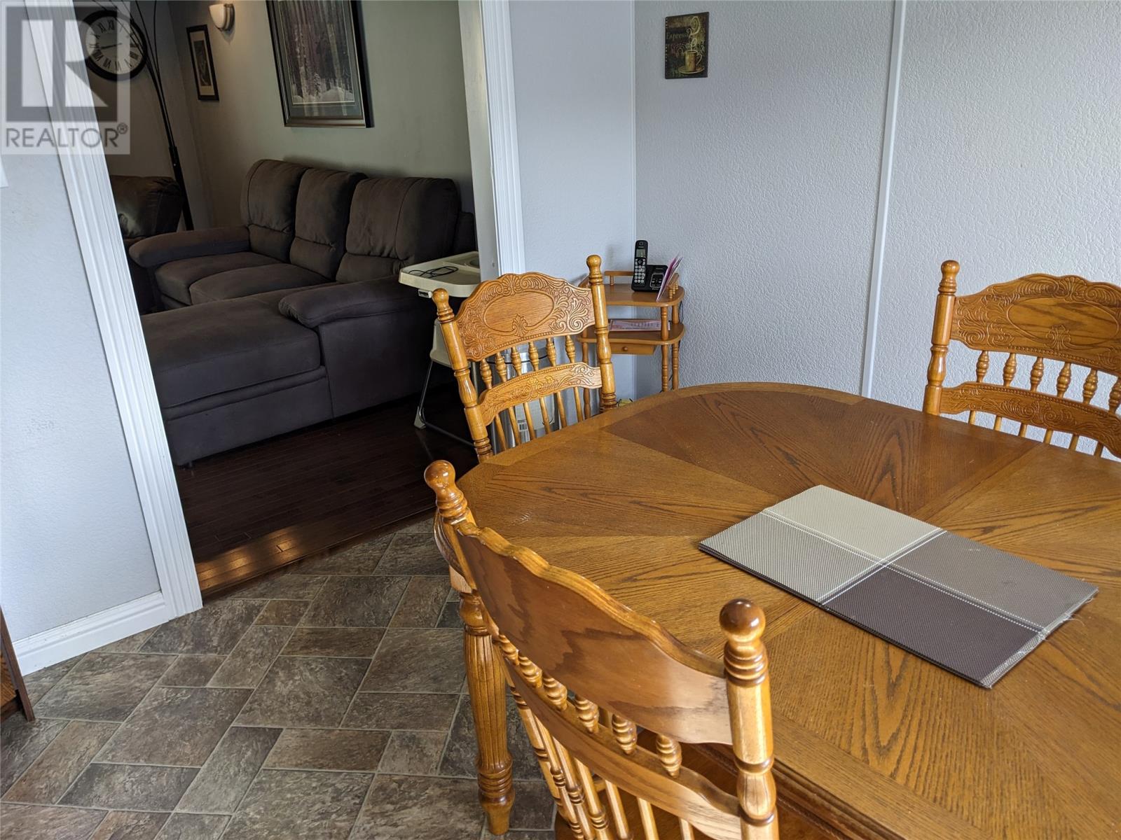 12 Forest Road - 13