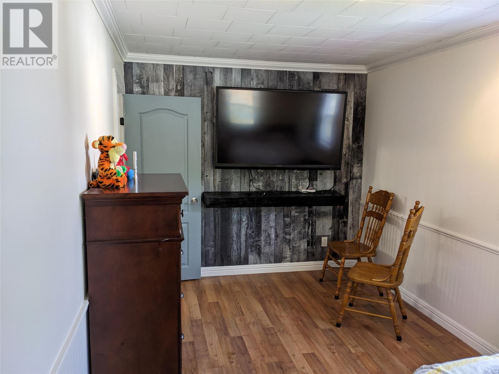 12 Forest Road - 18