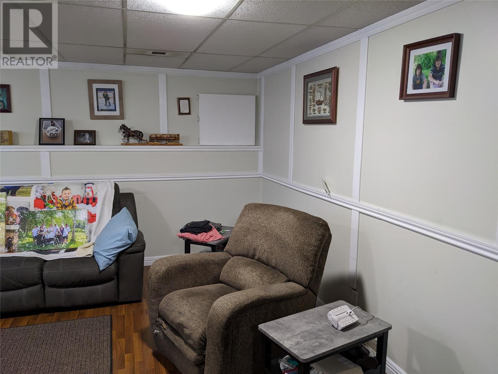 12 Forest Road - 24