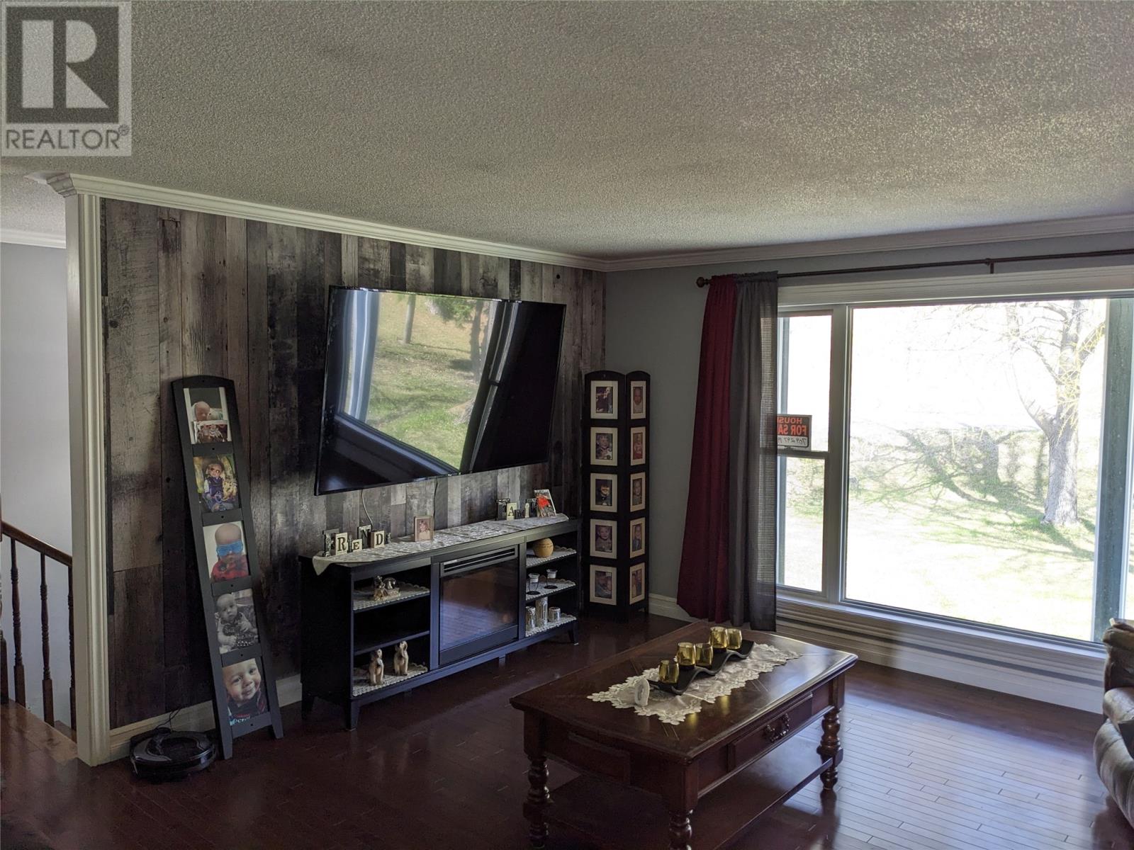 12 Forest Road - 7