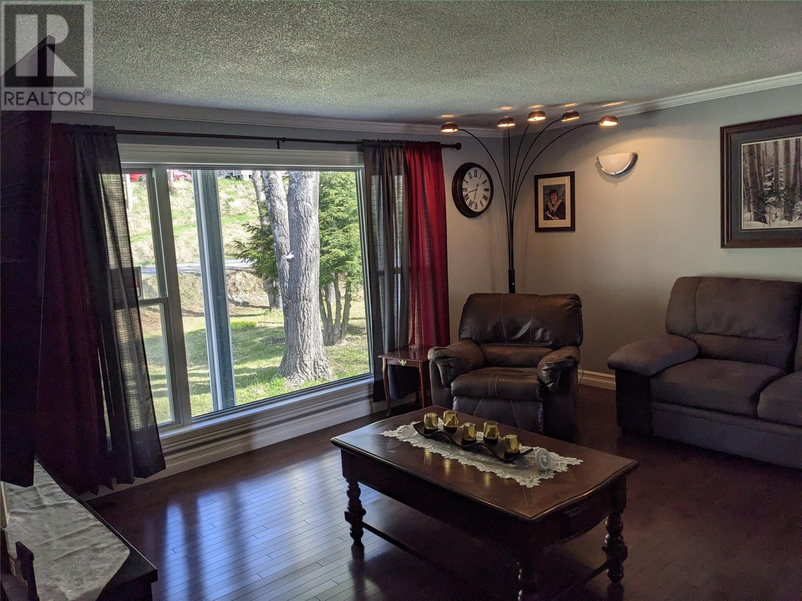 12 Forest Road - 8