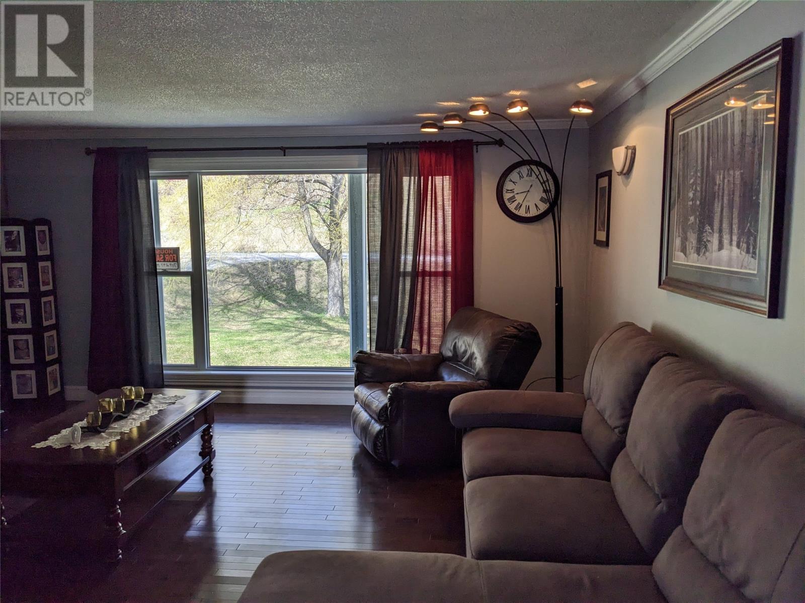 12 Forest Road - 9