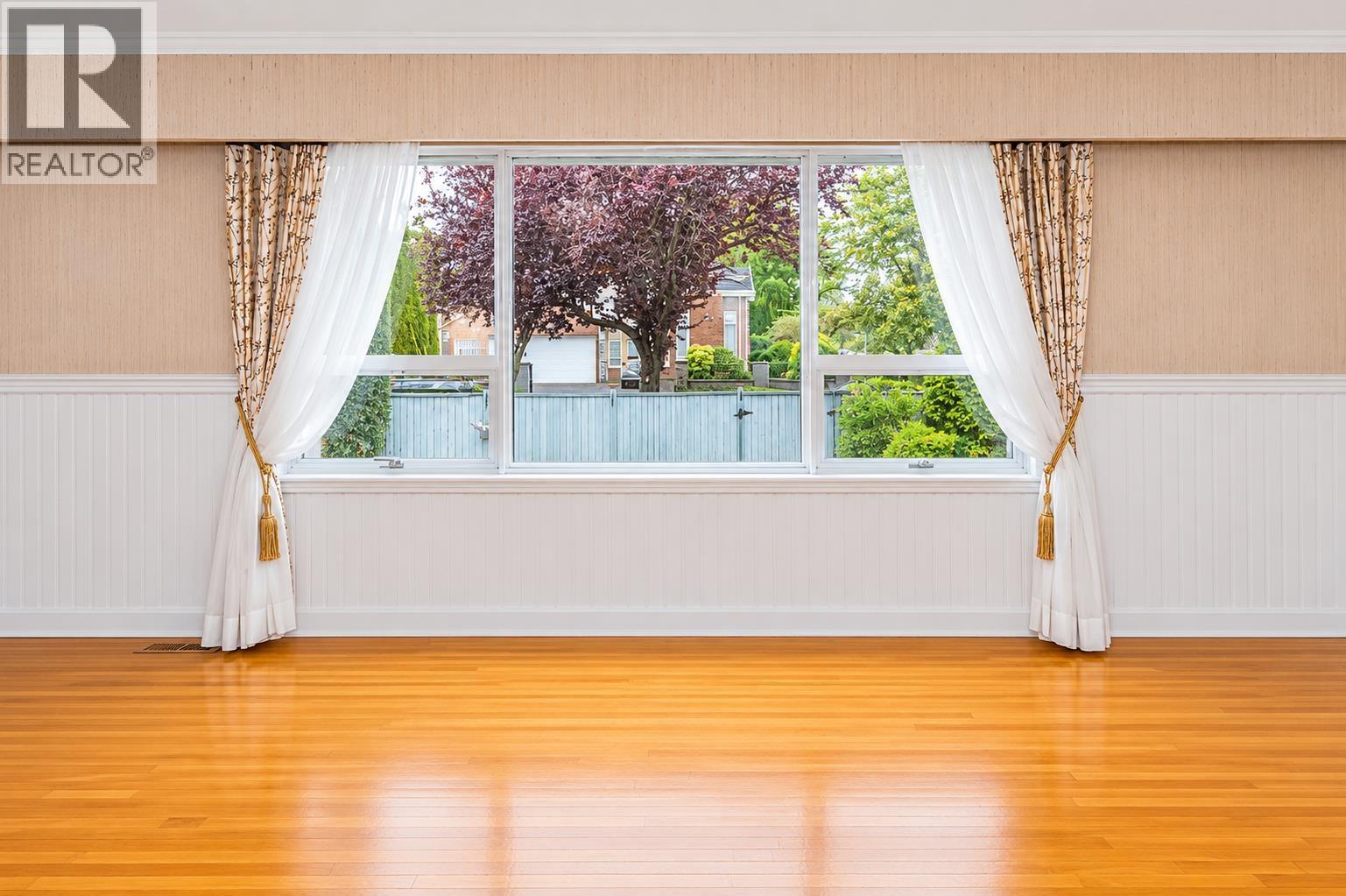 House in Richmond - Image 14