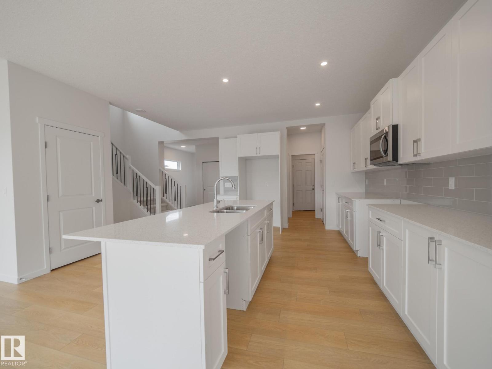 2503 211 ST NW