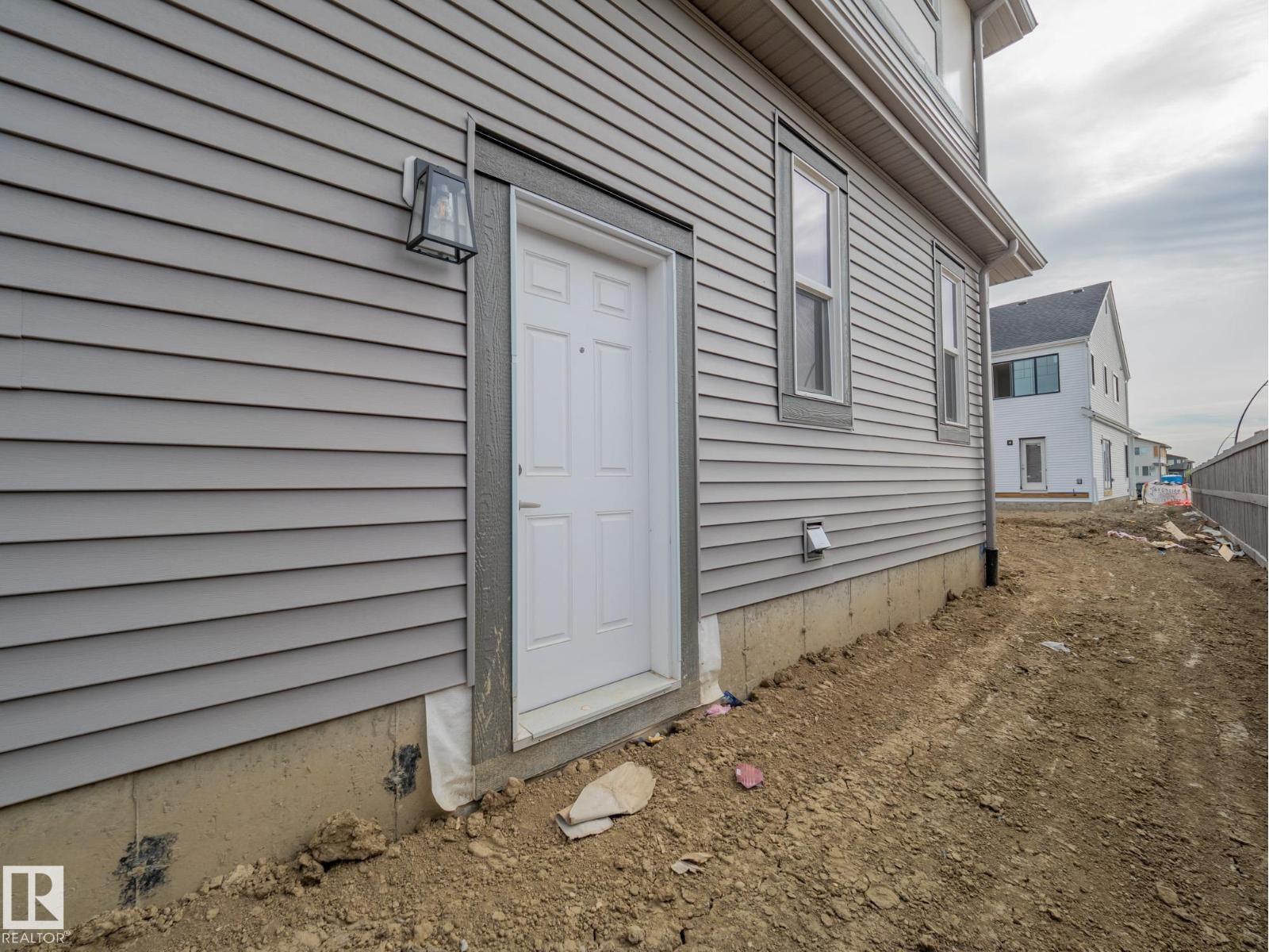 2503 211 ST NW — photo 41
