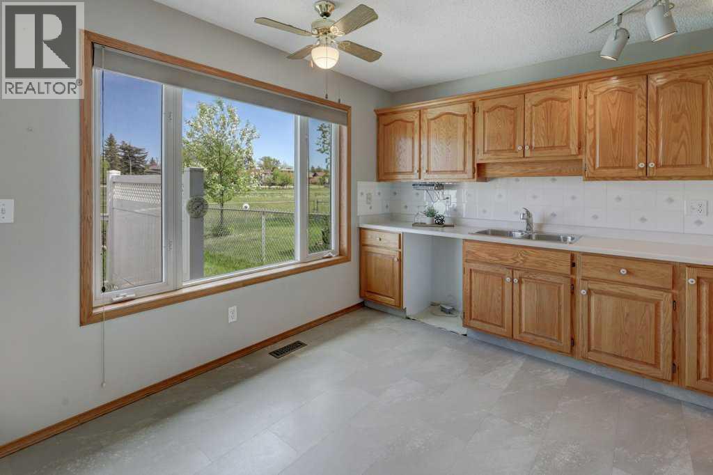 12 Parklane Place — photo 10