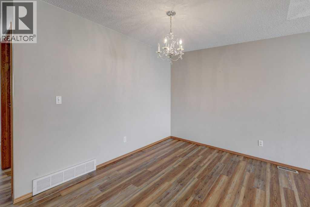 12 Parklane Place — photo 7