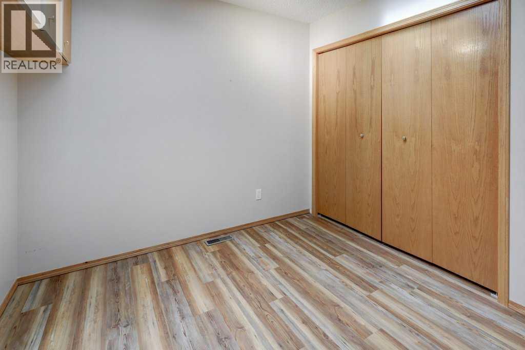 12 Parklane Place — photo 18