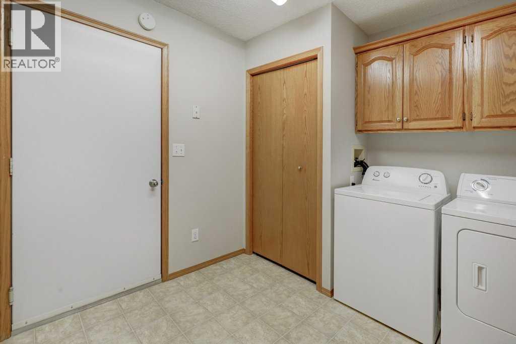 12 Parklane Place — photo 19