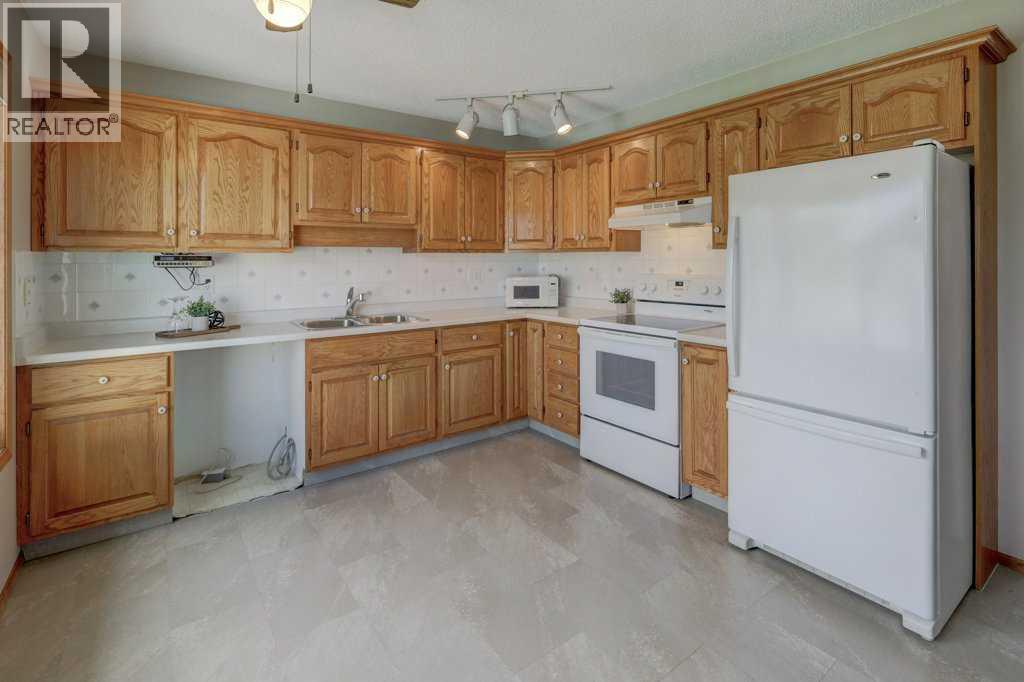 12 Parklane Place — photo 8