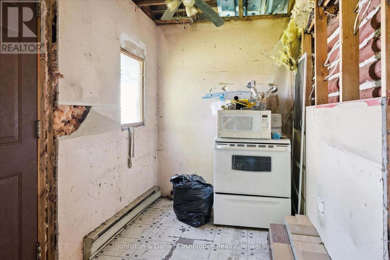 68 ROWANWOOD ROAD - 14