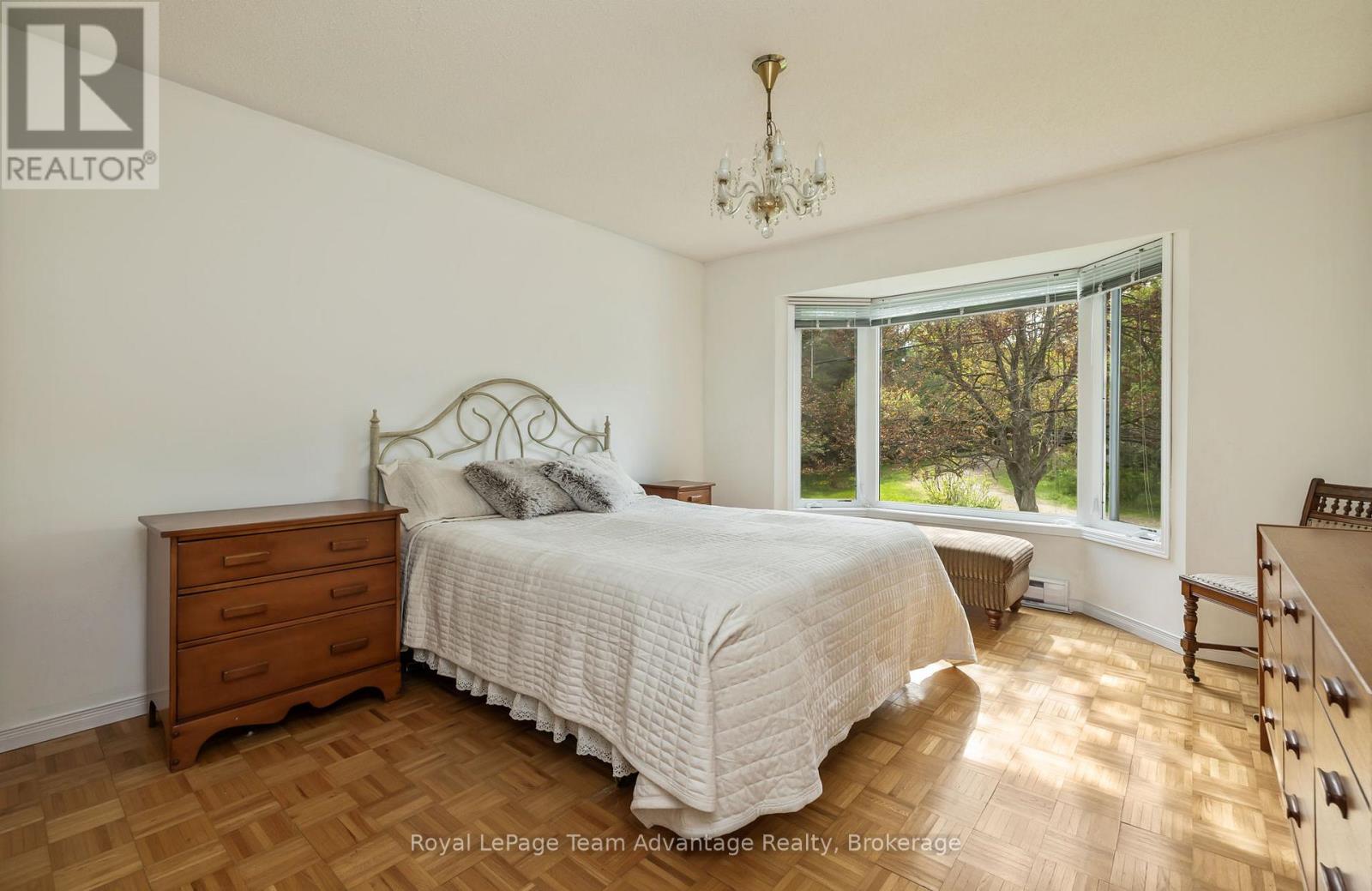 22 SILVER BIRCH CIRCLE - 12