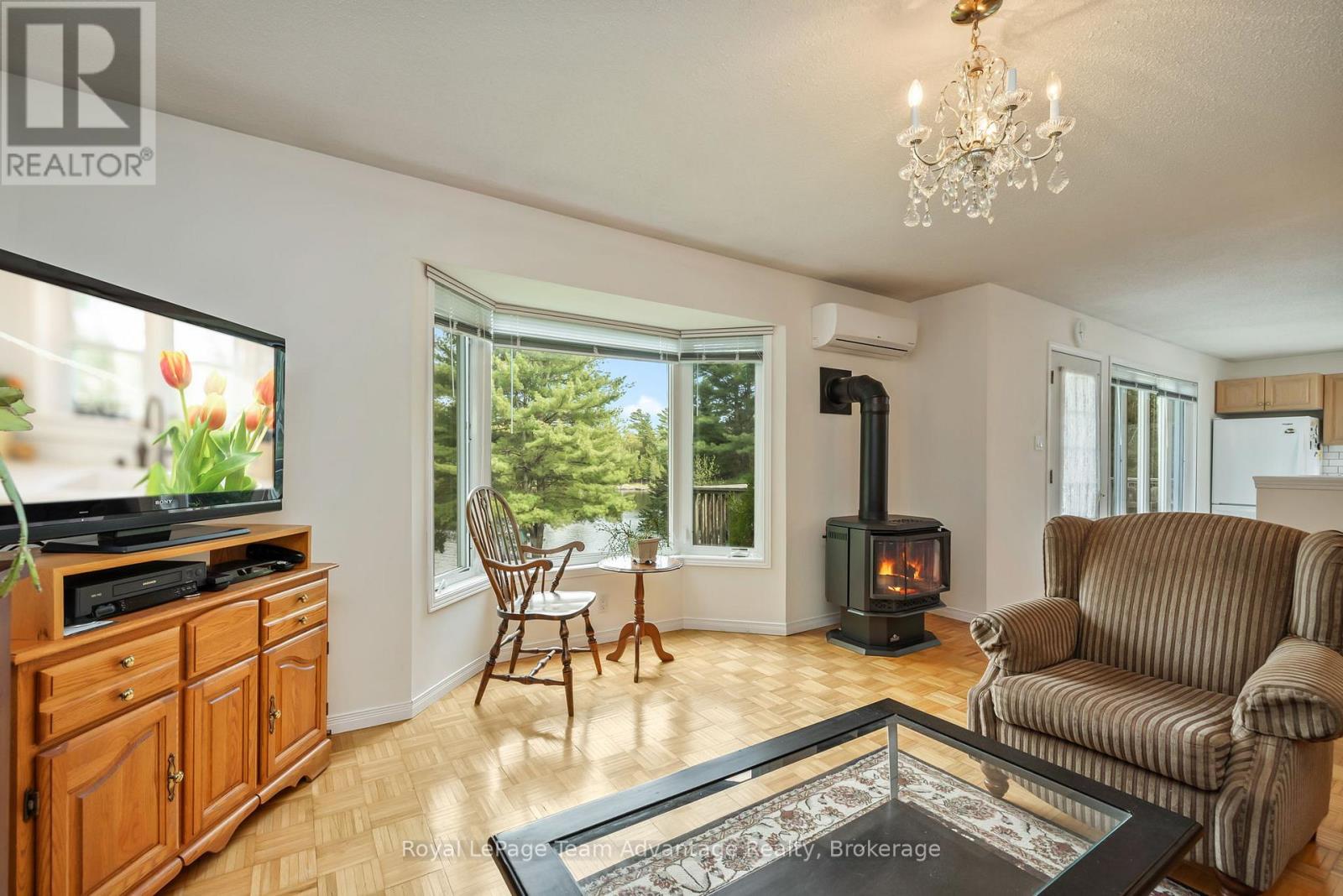 22 SILVER BIRCH CIRCLE - 6